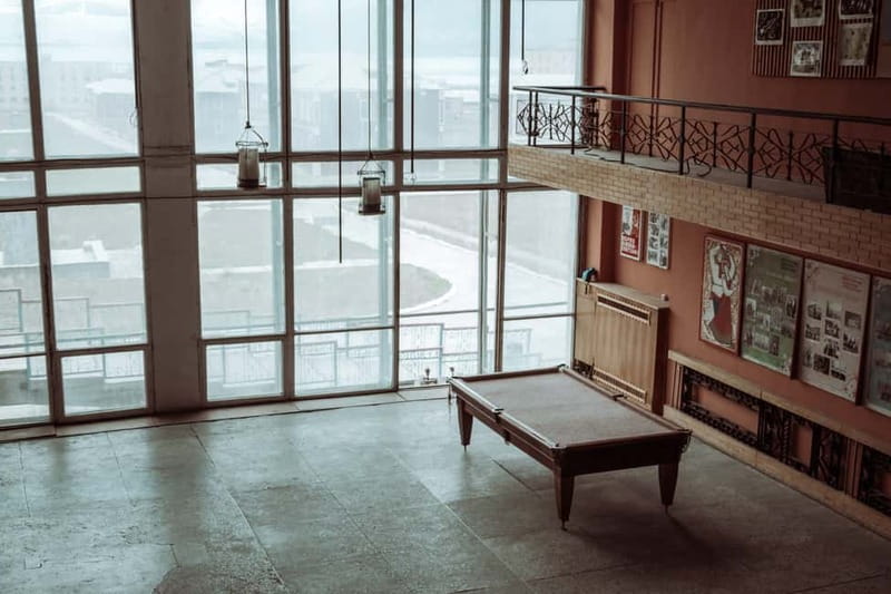 From Longyearbyen: Pyramiden Private Photo Tour w/ Transfer - Photo coaching in real Arctic conditions (not a classroom)