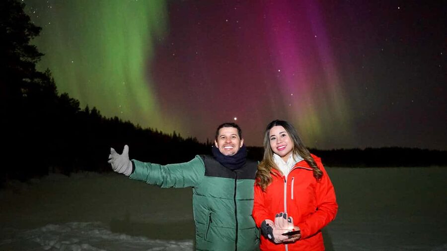 From Rovaniemi: Northern Lights Photo Tour with Pickup - Guided Northern Lights Photos: What You Get (and What You Control)