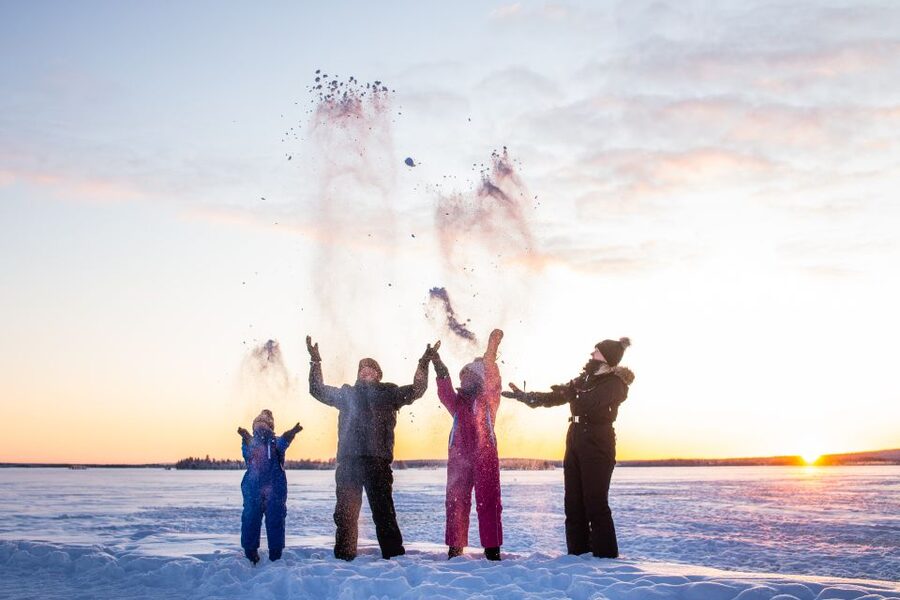 From Rovaniemi: Private Photoshoot in the Lappish Wilderness - Weather and clothing: your one real job is dressing right