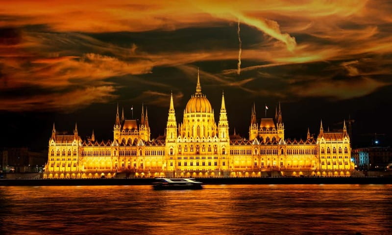 From Vienna: Bratislava& Budapest Day Tour with Photographer - Traunsee Lake Boat Trip: A Scenic Breather Built Into the Day