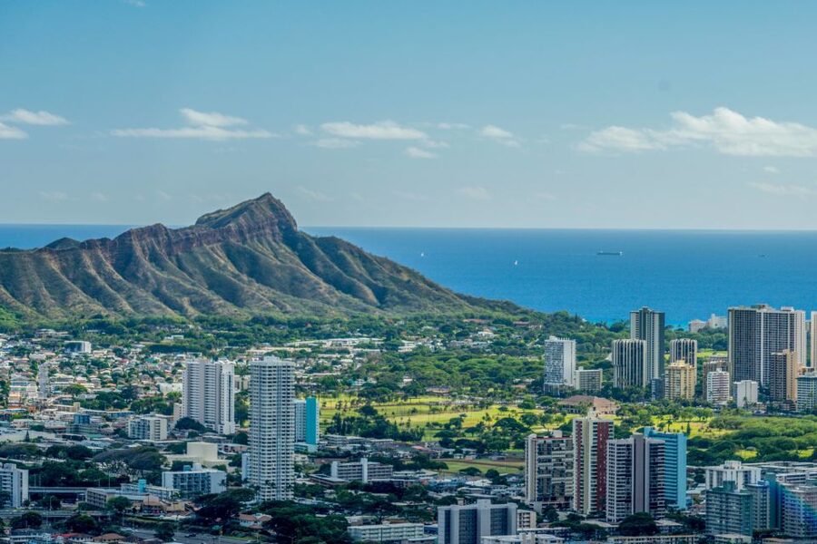 From Waikiki: Best of Oahu Photo Tour with Pickup - Nuuanu Pali Lookout and the Tantalus viewpoint: where Oahu opens up