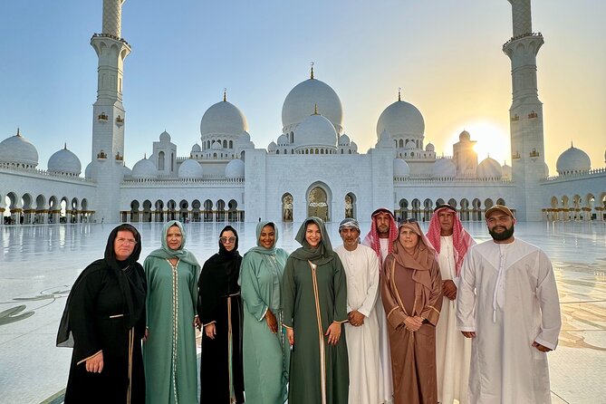 Full Day Abu Dhabi Tour with Complimentary Photography - Sheikh Zayed Grand Mosque: your 2-hour architecture lesson in 3D