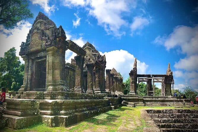 Full Day Tour Photography in Siem Reap - Bayon Temple and the South Gate faces: short stop, huge impact