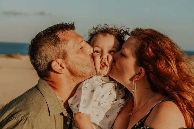 Fun and spontaneous family photoshoot - Corralejo Fuerteventura - Parque Natural de Corralejo: what this natural-park stop gives you