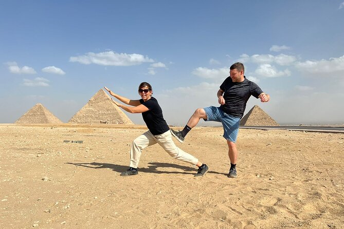 Giza Pyramids In 4 Hours with professional photography - Lunch included: koshary or falafel sandwiches