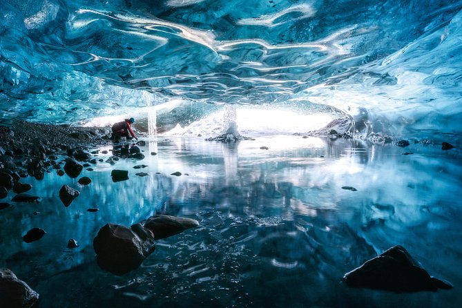 Glacier and Ice Cave Private Photoshoot - 15 Shot Photo Package - Lunch on the ice and sunset lighting you can plan around