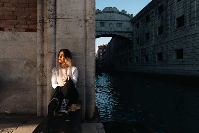 Glam photoshoot in hidden Venice! (up to 4) - The Middle Leg: Two Stops En Route to Rialto (and Why It Helps)