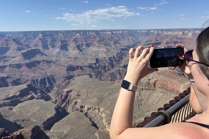 Grand Canyon, Antelope Canyon and Horseshoe Bend Photo Tour - Lake Powell Stop: Red Rocks and Blue Water Break (Not Just a Drive-By)