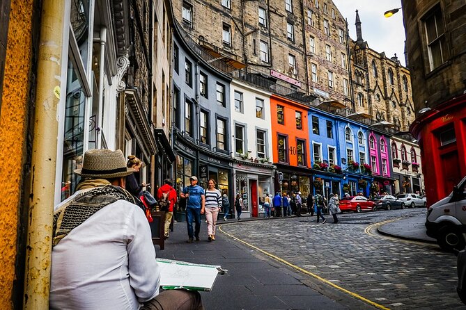 Guided 60-Minute Photography and sightseeing Tour in Edinburgh - Start at The Witches Well: Meeting Point, Pace, and What to Expect