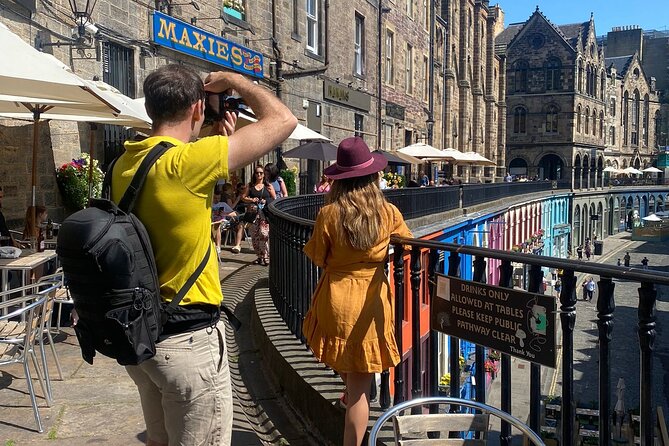 Guided 60-Minute Photography and sightseeing Tour in Edinburgh - Stop 1: Edinburgh Castle for Framing and Screen-Friendly Shots