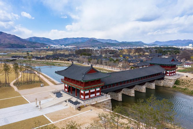 Gyeongju Small Group photo Tour (Max 6 Pax) - Donggung Palace & Wolji Pond: the night reflections payoff