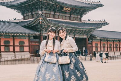 Hanbok Photoshoot and History Tour at Gyeongbokgung Palace - Gyeonghoeru Pavilion: the pond-and-pavilion photo moment