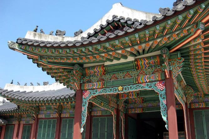 Hanbok Photoshoot and History Tour at Gyeongbokgung Palace - Price and value: what you’re paying for at about $60.41