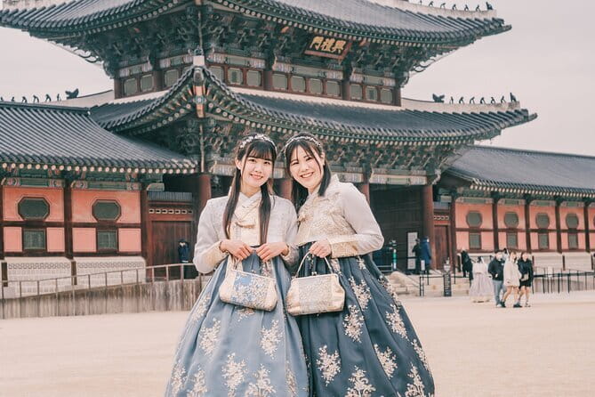 Hanbok Photoshoot and History Tour at Gyeongbokgung Palace - Gyeonghoeru Pavilion: the pond-and-pavilion photo moment