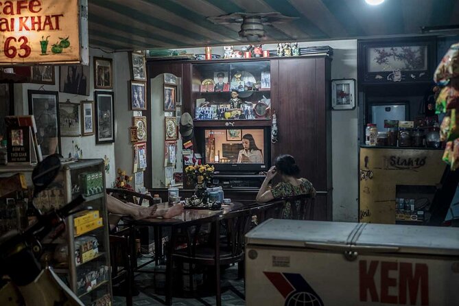 Hanoi by Night Photo Tour - From Overpass to Under-Bridge Angles: Framing Hanoi Market Movement