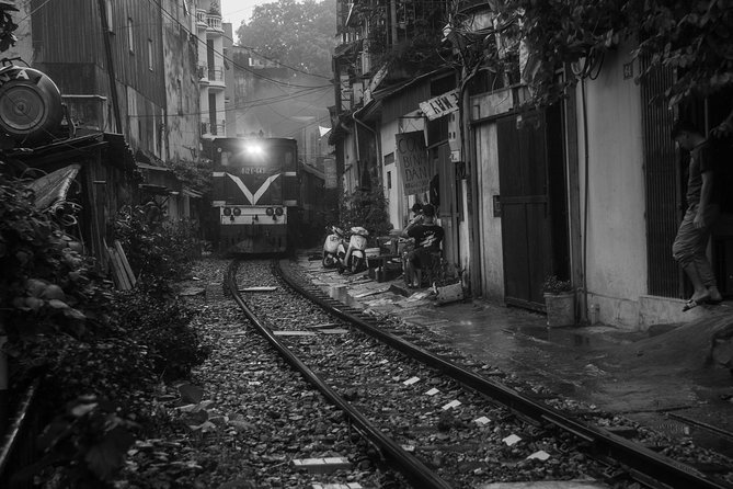 Hanoi Explorer Photo Tour - The Old Quarter Stops: Street Framing, Portrait Practice, and Market Texture