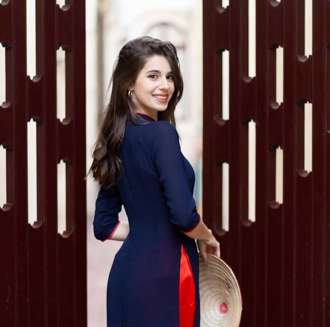Hanoi Private Photoshoot – Iconic Spots & Hidden Gems - How the photographer turns Hanoi streets into portraits