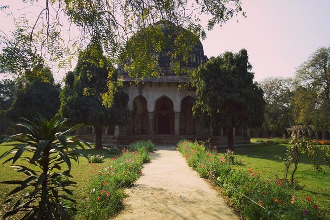 Heritage Delhi Photography Walk (2 Hours Guided Walking Tour with Rickshaw Ride) - Stop 1: Safdarjung Tomb for Architectural Photos and Big-Mausoleum Drama