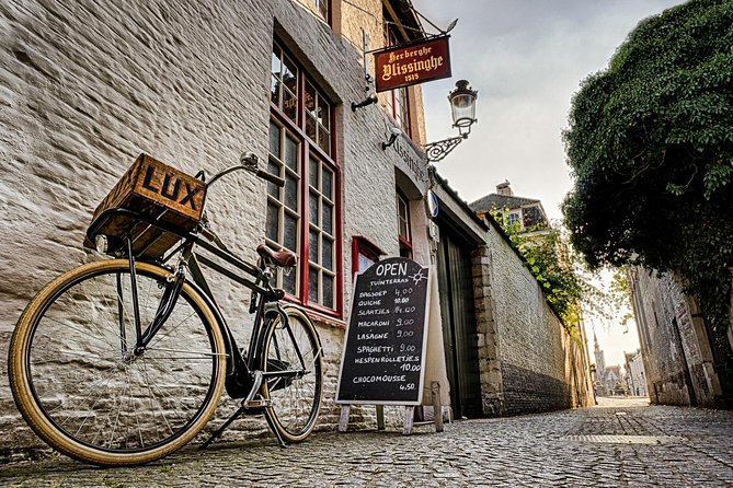 "Hidden Brugge" Photo Tour - 2hr open city tour & workshop - Stop 1: Burg Square warm-ups that actually teach you framing