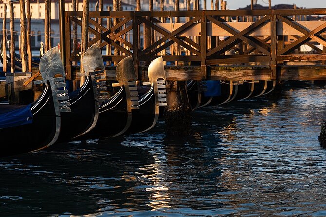 Hidden Venice Photo Tour with your phone! - Logistics that matter in Venice: shoes, timing, and getting there