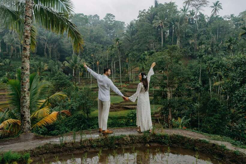 Hire Bali Private Professional Photographer with Edit Photos - Positively Practical Posing: What the Best Photographers Do