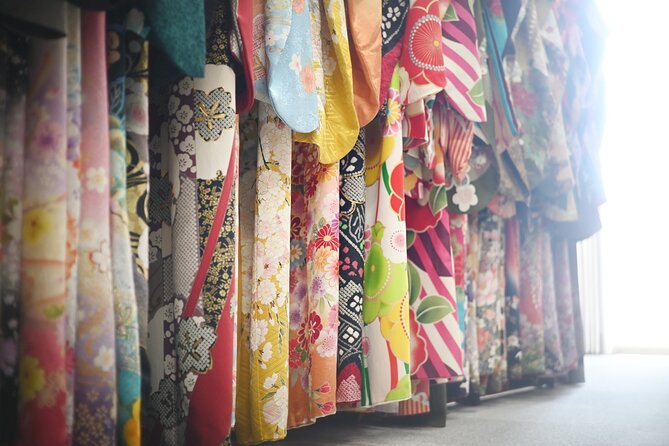 Hiroshima Kimono Rental and Photo Shoot - Kimono quality and comfort: choosing the right furisode fit