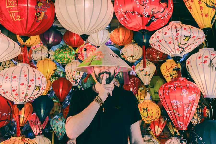 Hoi An/Da Nang: Private Photoshoot & Guided Walking Tour - Why Hoi An makes a photoshoot feel effortless