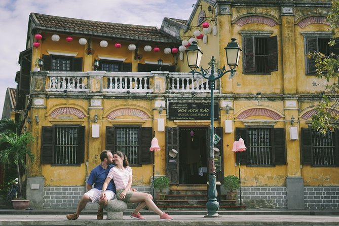 Hoi An Photographer & Vacation Photoshoot – Private Session - Hoai River riverside shots: candid and romantic by default