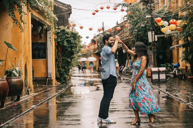 Hoi An tourist photography package - Hoi An Ancient Town, Framed for Real Family Moments