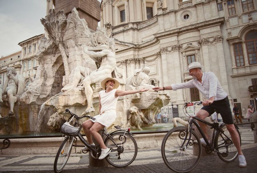 In Rome like a star: e-bike tour with photo shoot - Piazza Navona and Castel Sant’Angelo: two different vibes, one smooth flow