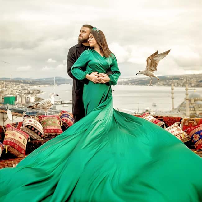 Istanbul: Photoshoot with Professional Photographer - How Haris-Style Posing Turns Awkward Into Natural