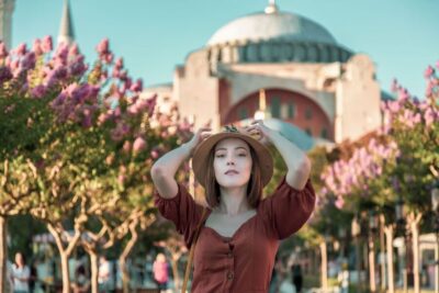 Istanbul: Private photoshoot at Hagia Sophia&Blue Mosque - Meet at Sultan Ahmet Park: how the session starts