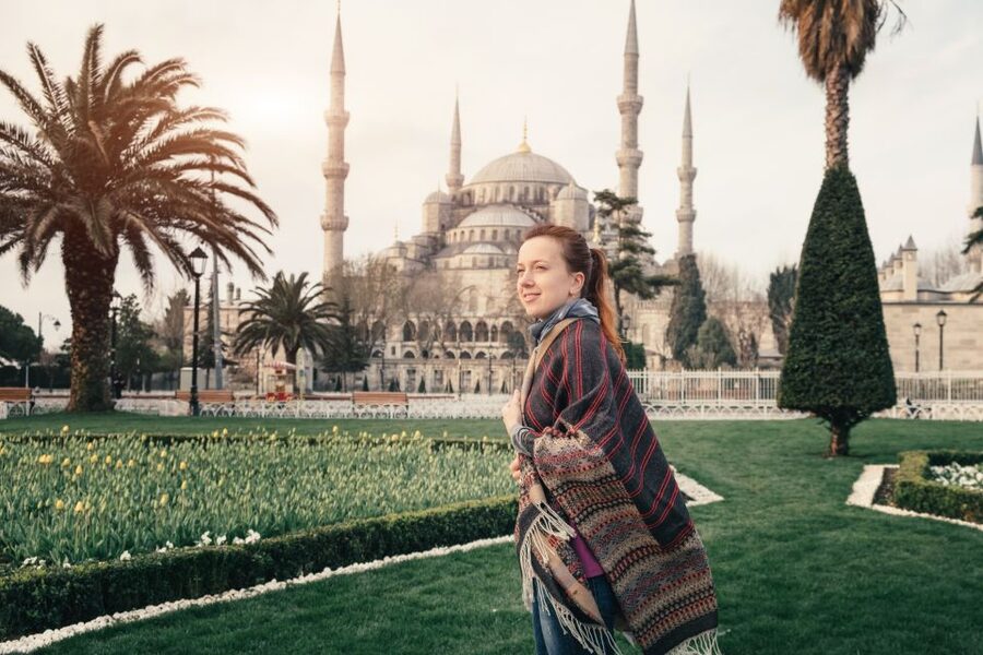 Istanbul: Private photoshoot at Hagia Sophia&Blue Mosque - Timing, heat, and crowds: making 15 to 45 minutes work