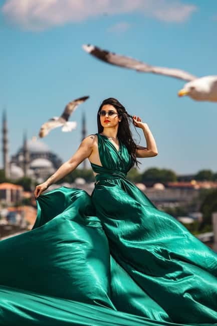 Istanbul: Professional Private Rooftop, Indoor Photoshoot - Price and value: $65 per person in Istanbul terms