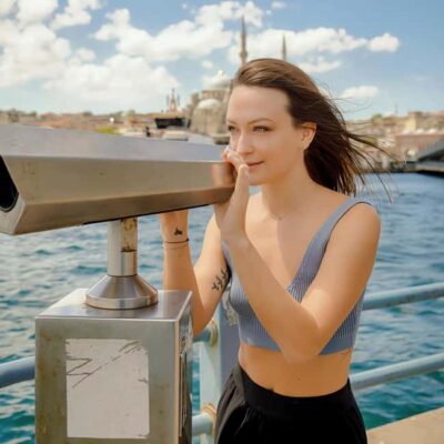 Istanbul: Tour and Photoshoot at Multiple Locations - Meeting at Süleymaniye and reaching the rooftop studio