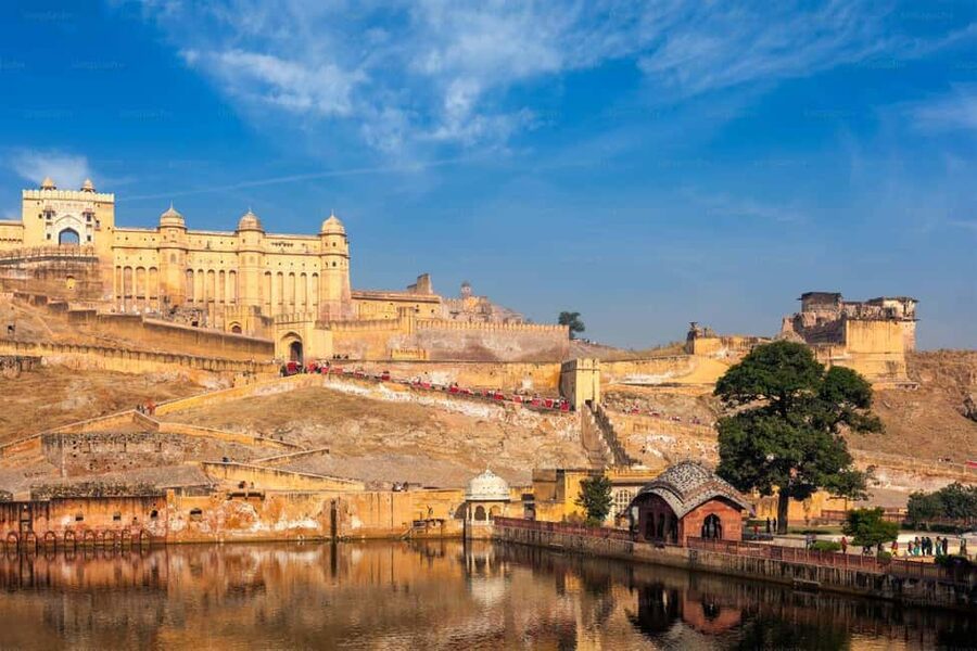Jaipur: Full Day Sightseeing with Professional Photographer - Lunch Break in Jaipur: Fuel Without Derailing the Schedule