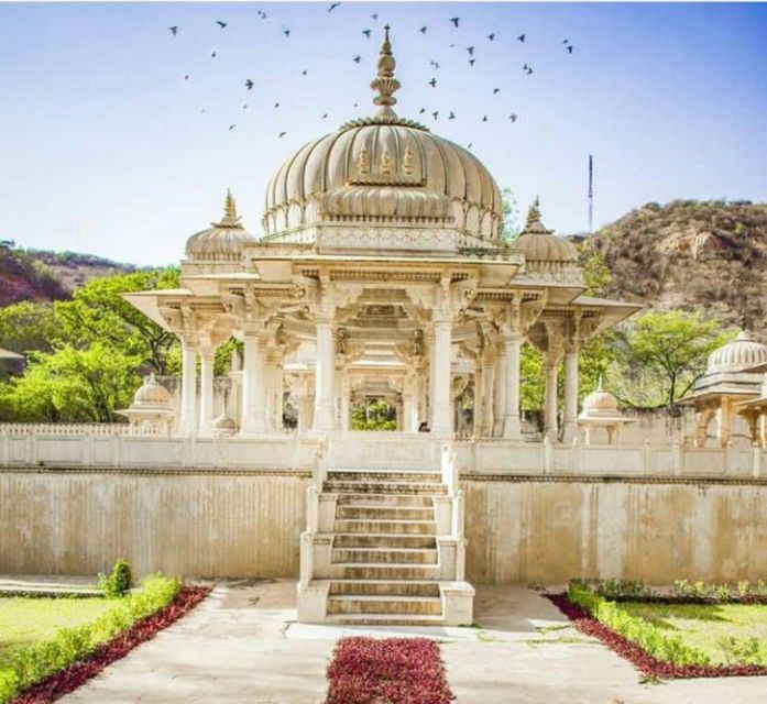 Jaipur: Instagram Tour of The Top Photography Spots - Patrika Gate to Jawahar Circle Park: start strong with color and carvings