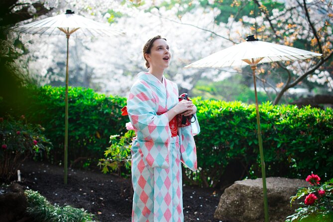 Kamakura Tour with Pro Photographer: Tsurugaoka Hachimangu shrine - Weather Matters More Than You Think for Portrait Results
