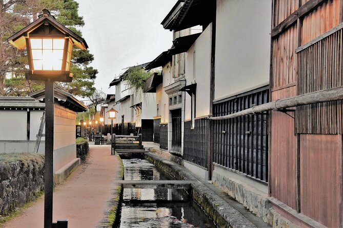 Kanazawa and Shirakawago/Photoshoot by professional photographer - Who this tour suits best (and who might skip it)
