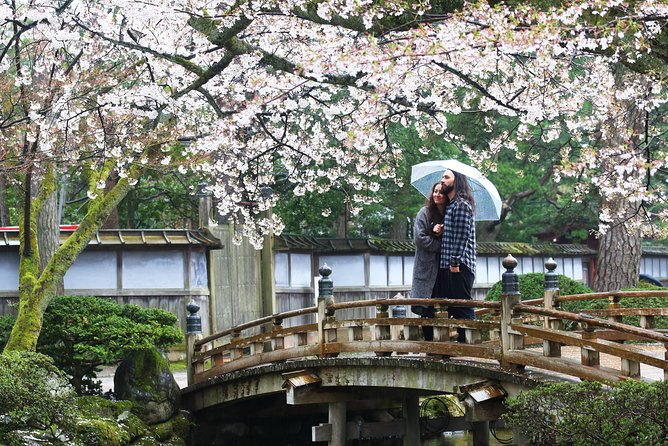 Kanazawa private 1 day/Photoshoot by professional photographer - Who should book this Kanazawa photo experience