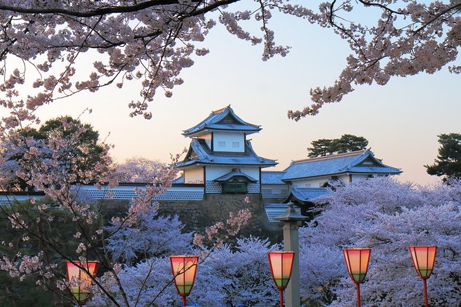 Kanazawa private half day/Photoshoot by professional photographer - Why a pro photographer changes Kanazawa for you