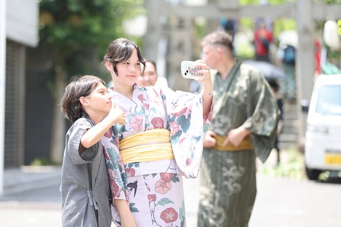 Kimono Rental Photoshoot Experience in Osaka - Getting dressed with a stylist who matches your vibe