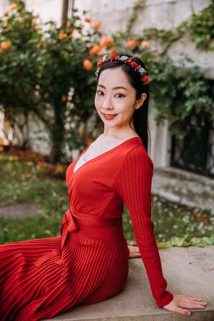 Krakow: Old Town Photoshoot with a Local Photographer - Optional studio time near Market Square