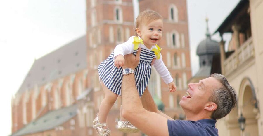 Krakow: Professional Photoshoot in the City Center - Where We Meet: Plac Szczepanski by Charlotte Cafe