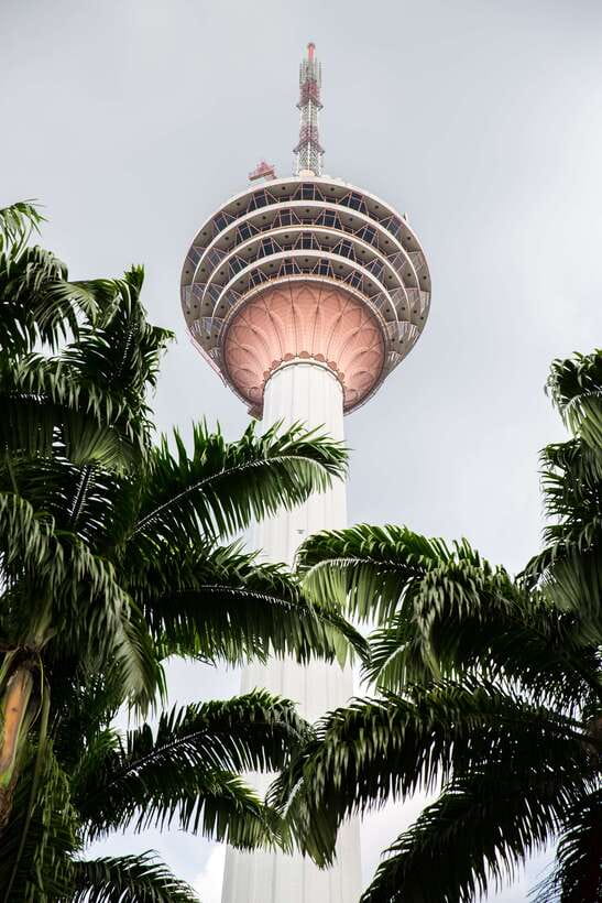 Kuala Lumpur: Half-Day Photo Tour with Petronas Twin Towers - Istana Negara and Merdeka Square: starting with power, then symbolism