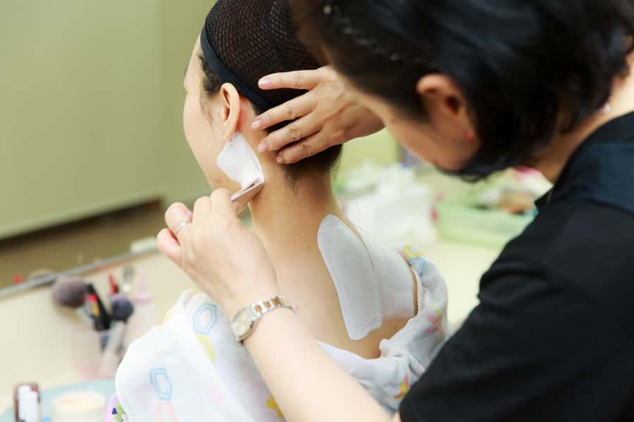 Kyoto: 2-Hour Maiko Makeover and Photo Studio Shoot - Wig, hair accessories, and learning how a maiko moves