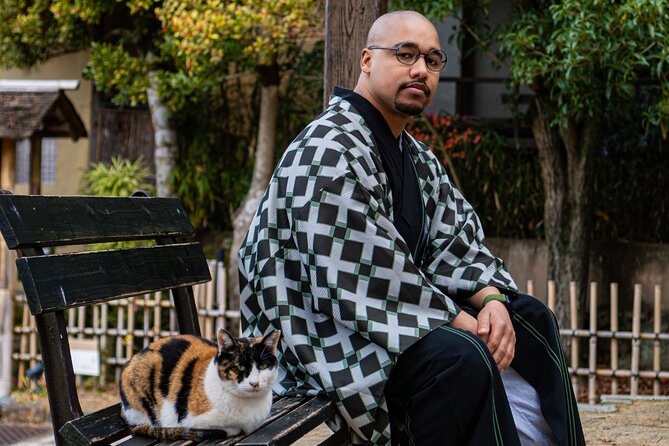 Kyoto Private Kimono Photoshoot for Couple and Solo - Yasaka Koshin-Do: color, spirituality, and strong visual cues