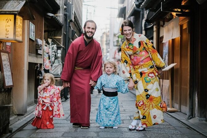Kyoto Private Photoshoot Experience with a Professional Photographer - How the one-hour shoot keeps your Kyoto day from getting swallowed