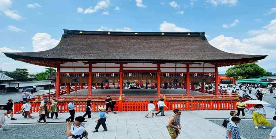 Kyoto:Private Tour/Luxury Vehicle with Guide & photographer - Price and value: why $407 per group up to 6 can actually make sense