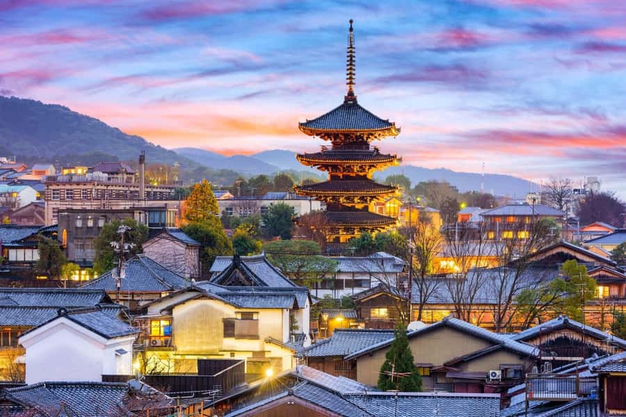 Kyoto:Private Tour/Luxury Vehicle with Guide & photographer - How pickup, traffic timing, and private comfort shape the whole day